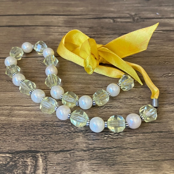 Vintage faux pearl and crystal baroque necklace with yellow satin ribbon - Picture 6 of 8